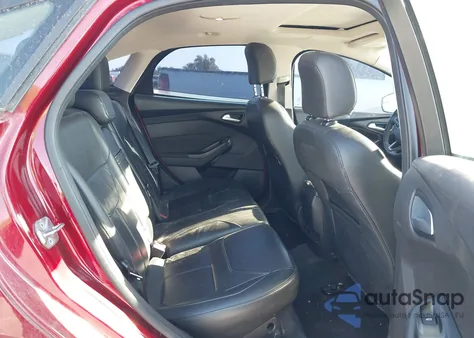 2015 Ford Focus Se z USA, uszkodzony, nr VIN 1FADP3F2XFL363555